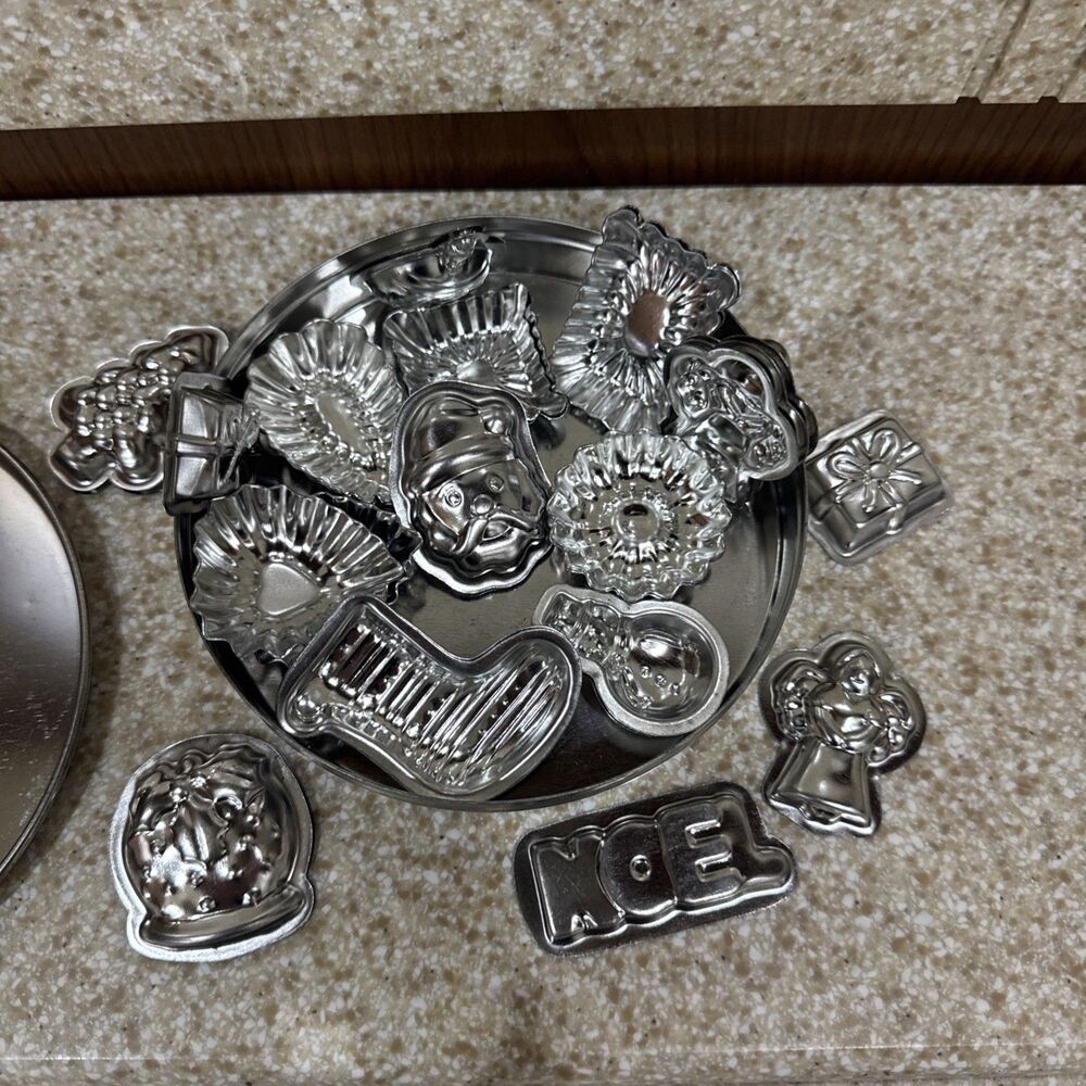 Goose Berry Patch Christmas Candy Molds Metal Shaped w/ Tin 29 Total 15 Designs